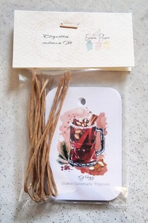 Lot de 9 étiquettes cadeaux de boissons chaudes. Gros plan sur le packaging. Illustration à l'aquarelle-Emma Plume Illustrations