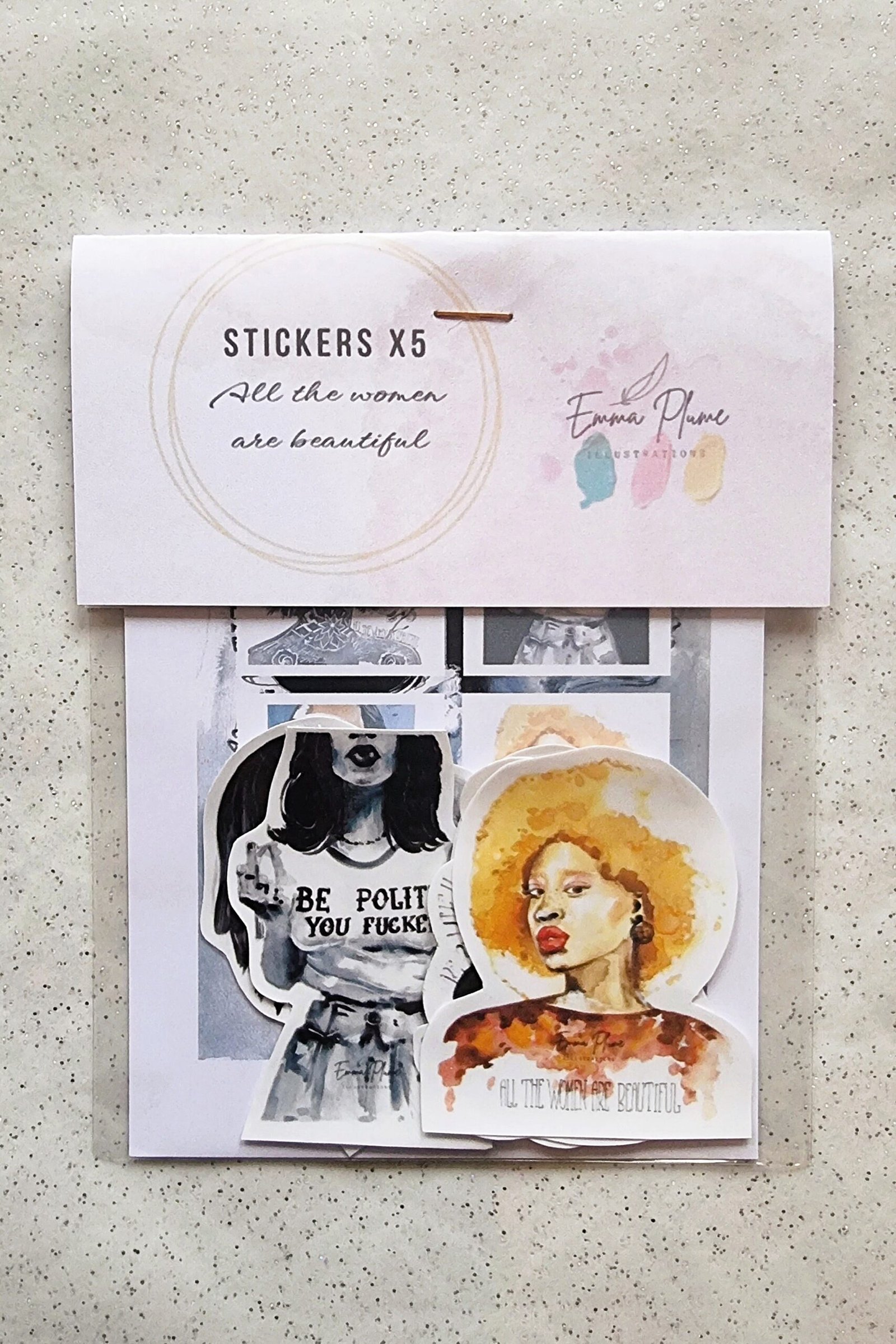 Packaging recto du lot n°2 de 5 stickers issus de la série de portraits All the women are beautiful réalisés par Emma Plume Illustrations
